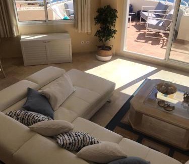 Buenas Noches Apartment | MIRADOR BERMUDA BEACH Sea Views