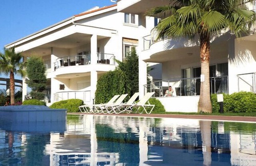 Side Apartment | Mirage 1, ground floor private 2 bed home in popular community
