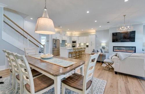Avalon Beach Estates House | Miramar Beach Getaway w/Pool Access & Fireplace!