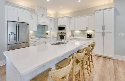 Avalon Beach Estates House | Miramar Beach Getaway w/Pool Access & Fireplace!