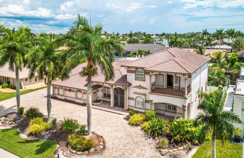 Yacht Club House | Miramar Mansion - Spacious 5BD 5BA w Pool & Canal