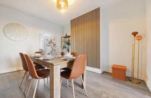Bootle Apartment | Miranda House - Air Host & Stay - Sleeps 7