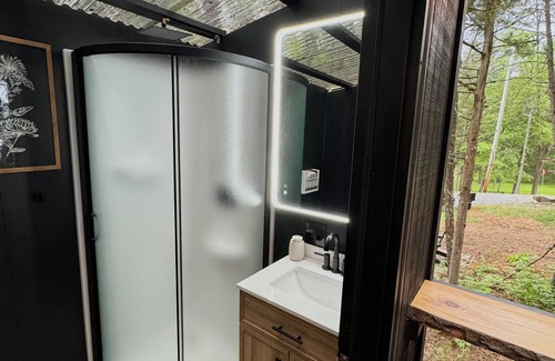 Cosby Cabin | Mirrored Lost Lake Dome In Cosby - Your Ultimate Hideaway!