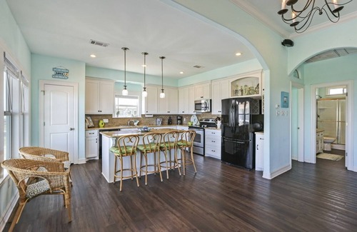 Port Bolivar House | Miss Molly's - 2 Bedroom, 2 Bath, Sleeps 7 - Gulf View!