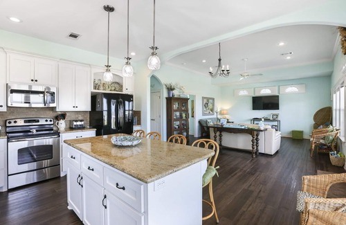 Port Bolivar House | Miss Molly's - 2 Bedroom, 2 Bath, Sleeps 7 - Gulf View!