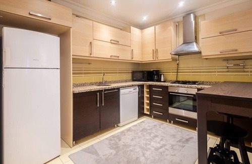 Osmanbey Apartment | Missafir Exclusive Flat with Balcony in Nisantasi