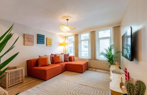 Ortakoy Apartment | Missafir House with Refreshing Garden in Besiktas
