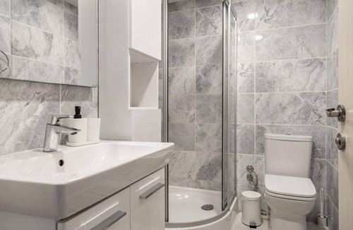 Bostanci Apartment | Missafir Modern Flat with Balcony on Bagdat Street