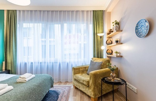 Cumhuriyet Apartment | Missafir Sleek and Central Flat in Nisantasi