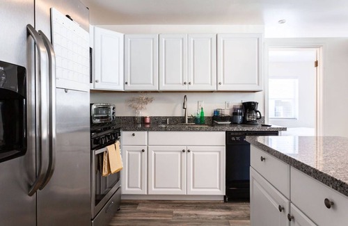 Crown Point House | Mission Bay Beach Cottage