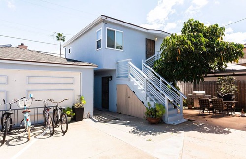 Crown Point House | Mission Bay Beach Cottage