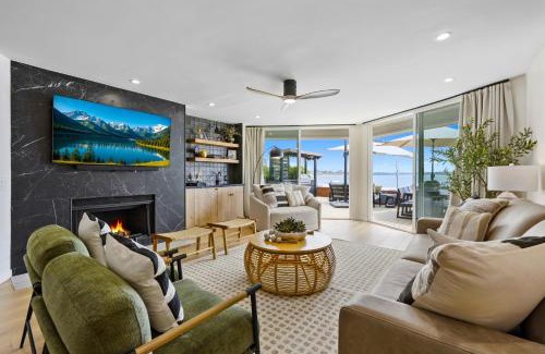 Crown Point Apartment | Mission Bay Luxe Bayfront Retreat on the Water