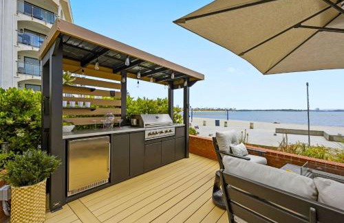 Crown Point Apartment | Mission Bay Luxe Bayfront Retreat on the Water