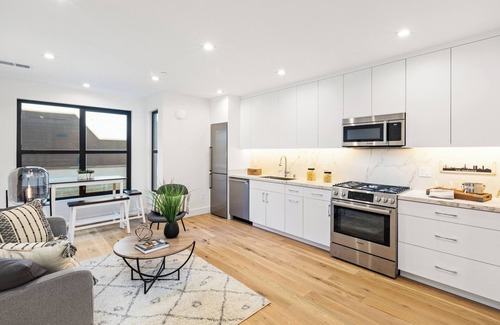 Inner Mission Condo | Mission Condo w Air Conditioning & Rooftop Deck - San Francisco Life Real Estate