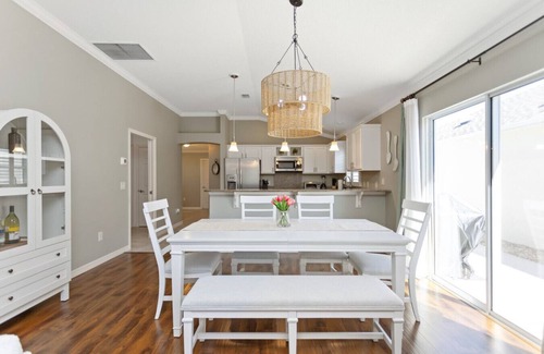 Lady Lake House | Mission Hills Home (Mission Hills)