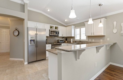 Lady Lake House | Mission Hills Home (Mission Hills)