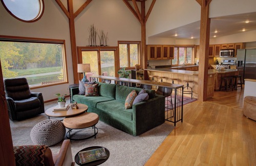 Missoula House | Missoula Bitterroot River Retreat - 3 bedrooms/3 baths sleeps 8