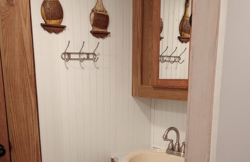 Cleveland House | Missy's Mountain Lake Getaway