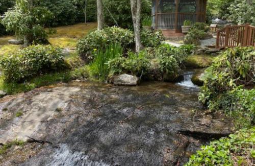 Cullowhee House | Misty Falls Hideaway