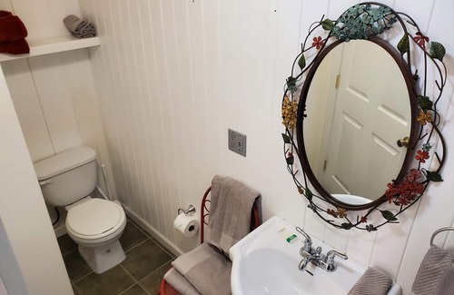 Pikeville Bed & Breakfast | Misty Morn Suite in Cascade Inn at Fall Creek Falls