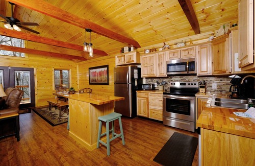 Gatlinburg - Pigeon Forge Cabin | Misty Morn