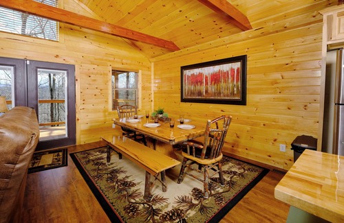 Gatlinburg - Pigeon Forge Cabin | Misty Morn