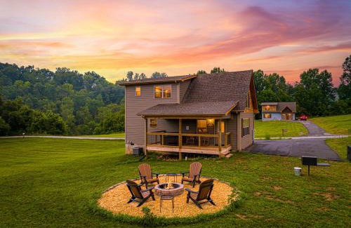 Cosby House | Misty Morning Meadow Breathtaking Smoky Mountain Cabin with Hot Tub, Views, & Free Tickets