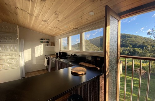 Krambach House | Misty Mountain 2br Cottage with large entertaining deck Krambach Mountain