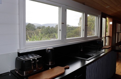 Krambach House | Misty Mountain 2br Cottage with large entertaining deck Krambach Mountain