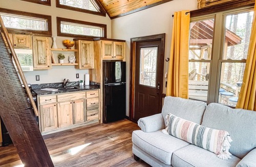 Morganton Cabin | Misty Mountain Treehouse- Blue Ridge GA