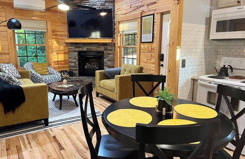 West Jefferson Cabin | Misty Pine Place newly built Cabin/Fire-Pit/Hiking