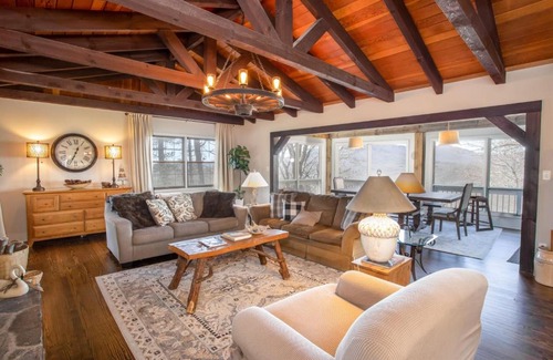 Blowing Rock House | Misty Ridge Lodge