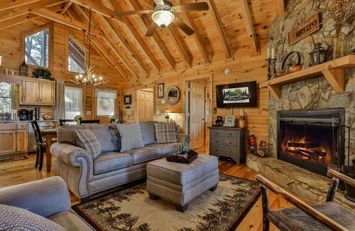 Blue Ridge Cabin | Misty Ridge - Mtn Views, Fire Pit, Dog Friendly
