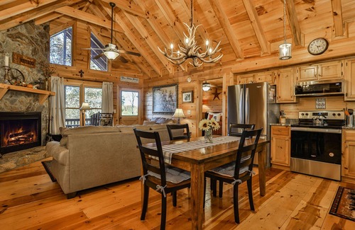 Blue Ridge Cabin | Misty Ridge - Mtn Views, Fire Pit, Dog Friendly