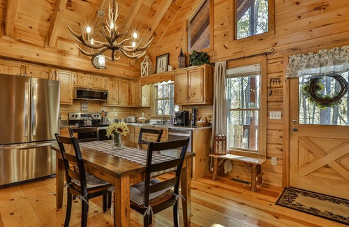 Blue Ridge Cabin | Misty Ridge - Mtn Views, Fire Pit, Dog Friendly