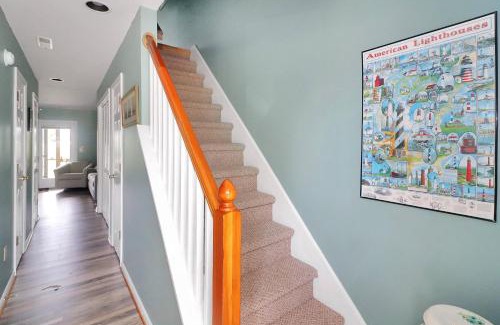 Chincoteague House | Misty's Thicket - Water access; Screened porches!