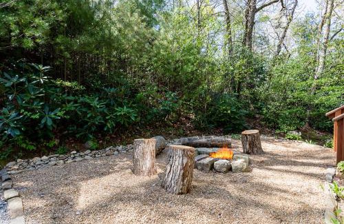 Fairview House | Misty Woods Chalet
