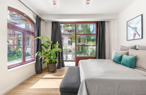Prenzlauer Berg Apartment | Mitte Loft group & family friendly, 150m2, 2BRs, 2Bathrooms, living & dinning room , 4 - 8 Guests