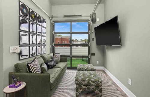 Eighth Avenue House | MIX at 8th & Argyle Elite Nashville Vacation Spot