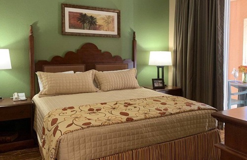 Weston Resort | Mizner Place at Weston Town Center Fl