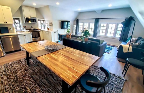 Lower East Side House | MKE Mansion - Both Wings