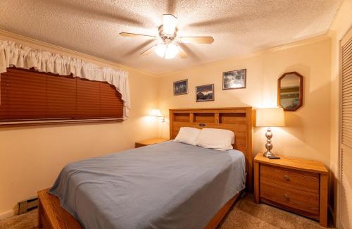 Snowshoe Apartment | ML143 Perfect For Families EZ Location Washer Dryer WiFi Slope Side
