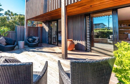Blackpool House | Moa 30 Raro - Stay Waiheke
