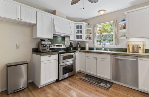 Historic Lahaina Front Street House | Moana Lani, Accross From Ocean. A/C