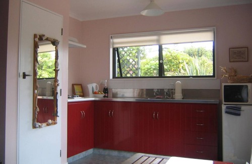 Ohope Bed & Breakfast | Moanarua Beach Cottage