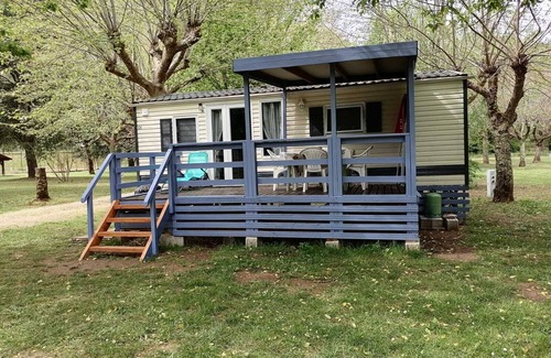 Carlux House | Mobil Home à Partager en Famille ou Entre Amis, à Quelques Mètres de la Dordogne