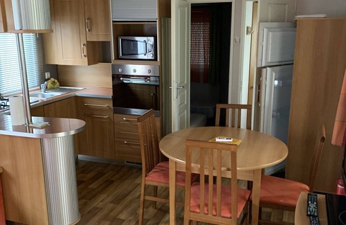 Toulon - Hyeres House | Mobil Home Confort Calme et Spacieux à 200 m de la Plage