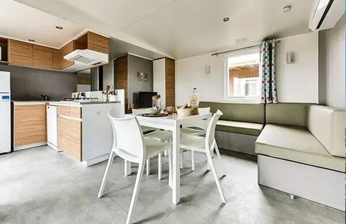 Greoux-les-Bains House | Mobil-home | Ultimate | 3 Ch. | 6 pers. | Raised terrace | A/C | TV