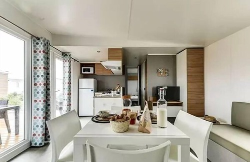 Greoux-les-Bains House | Mobil-home | Ultimate | 3 Ch. | 6 pers. | Raised terrace | A/C | TV
