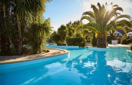 Carnac House | Mobil-home | Ultimate | 2 Ch. | 4 pers. | Raised terrace with Jacuzzi | A/C | TV